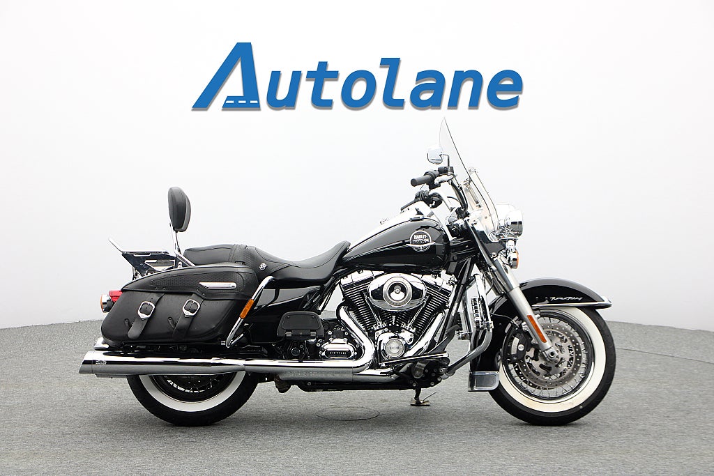 Harley-Davidson Road King Classic* Nyservad* Nya däck Vance & Hines Svensksåld