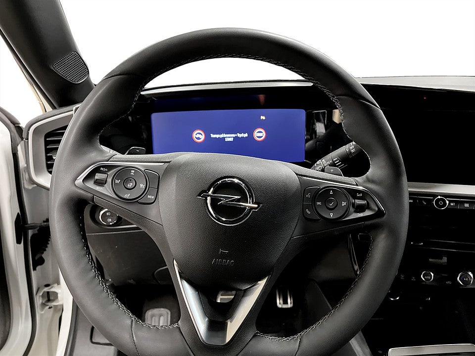 Bild på Opel Mokka Ultimate 1.2 Turbo 130hk Aut B-KAMERA ALCANTARA