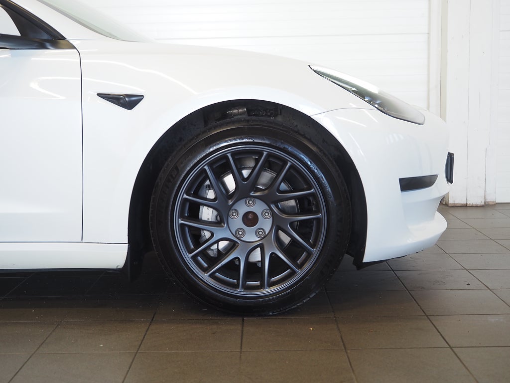 Tesla Model 3 Standard Range RWD 283hk Pano Navi Läder Moms 2023