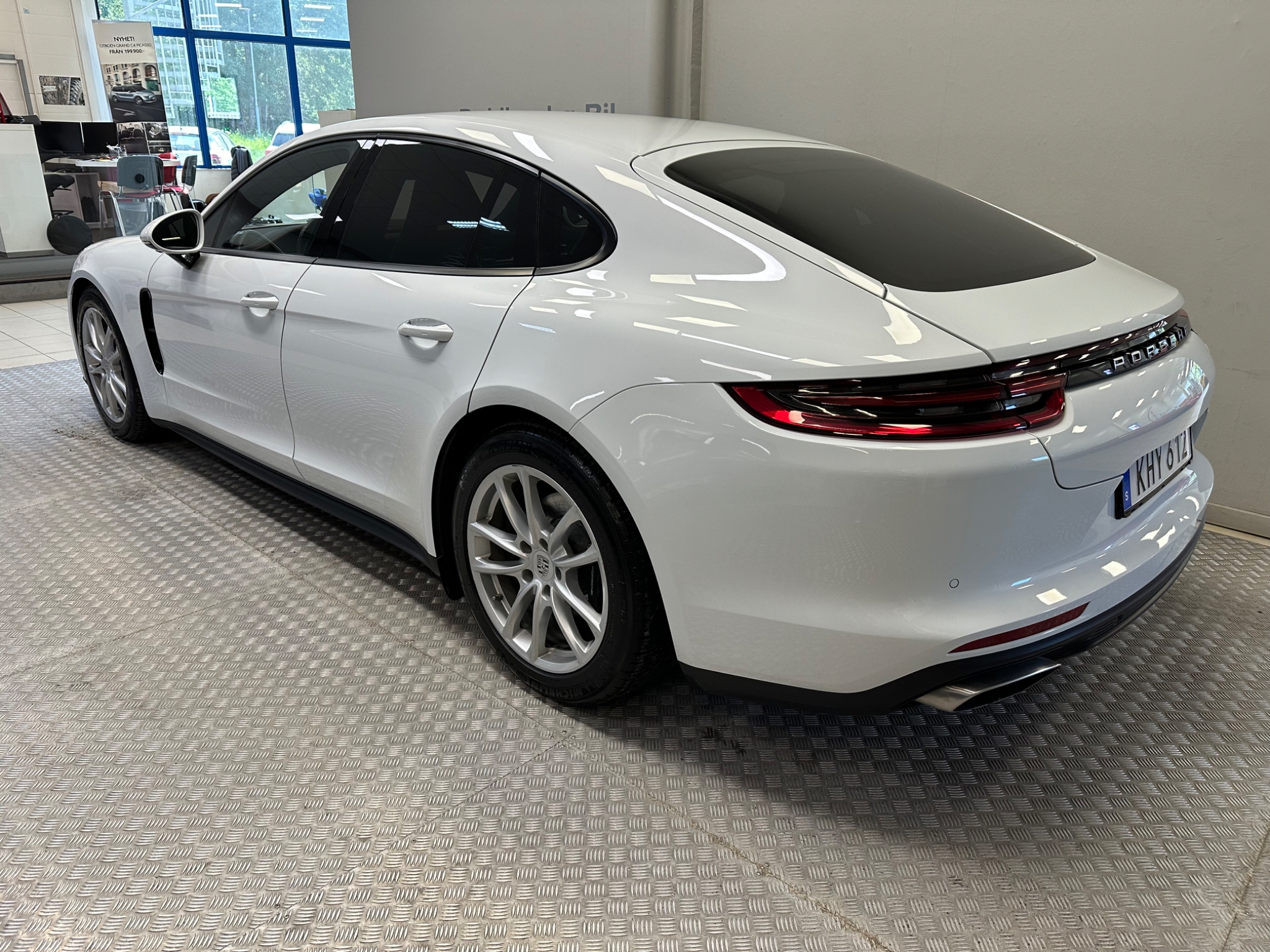 Porsche Panamera 4 PDK / Se Spec 2017, kuva 3/42