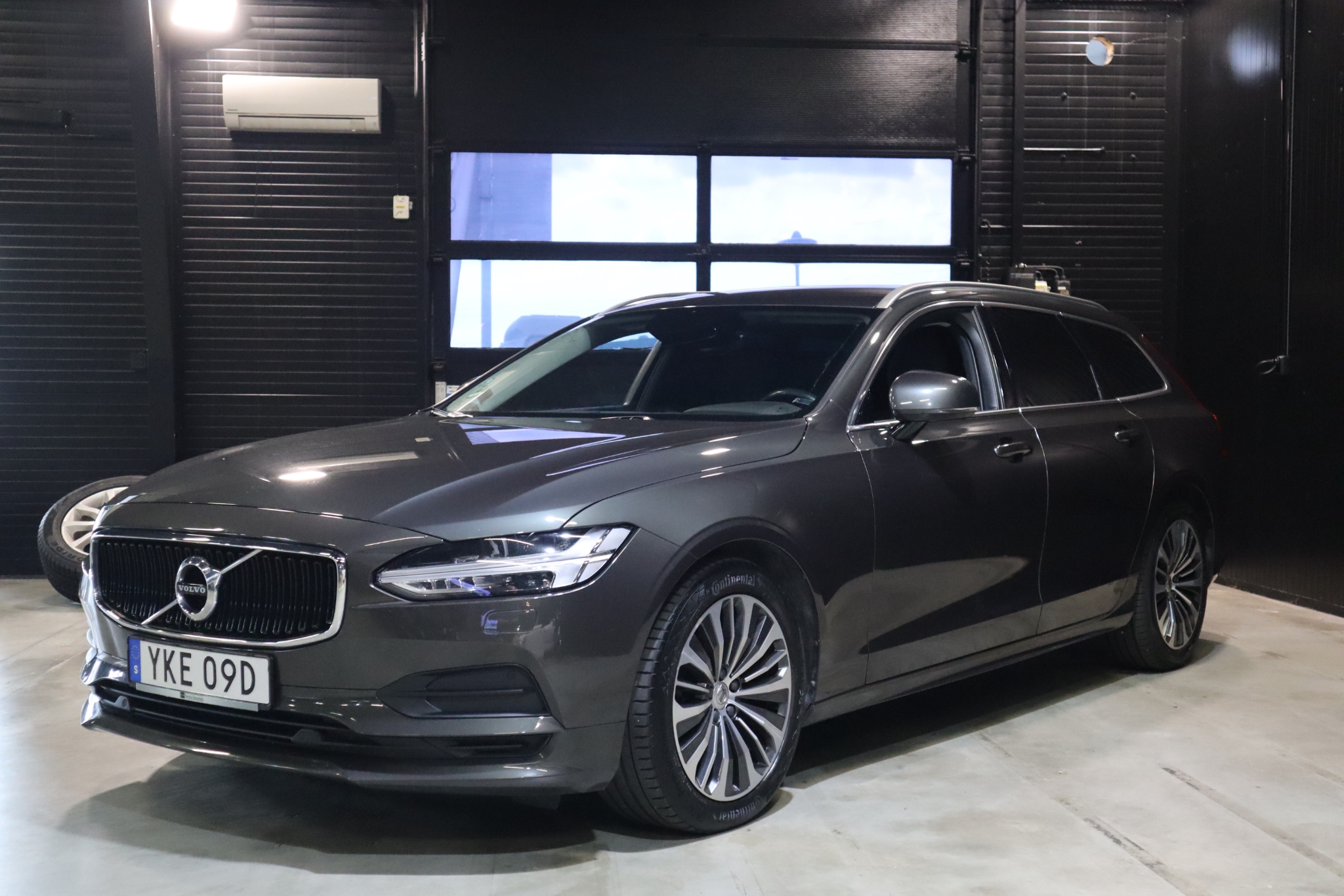 Volvo V90 D4 2020, bild 3/47