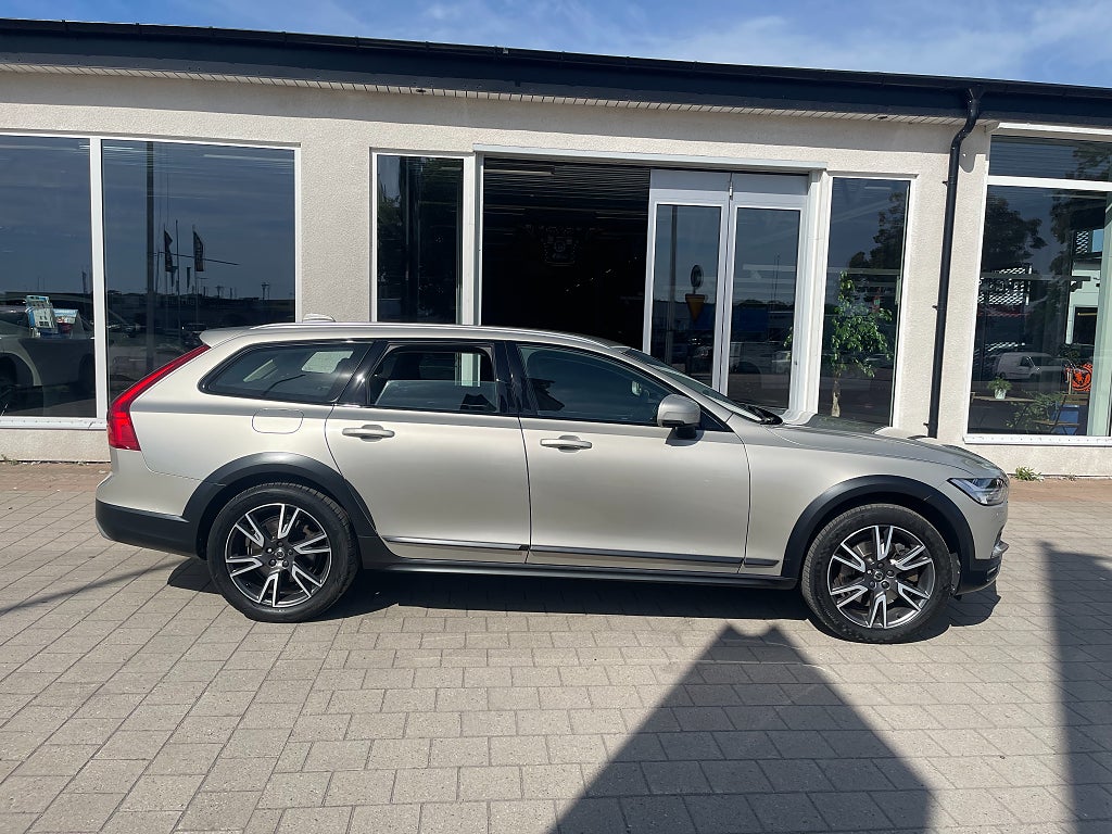 Volvo V90 Cross Country D4 AWD Pro 190 hk Välutrustad