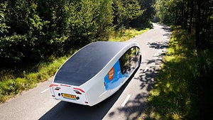 Stella Vita har en räckvidd på upp emot 73 mil en solig dag. Foto: Bart van Overbeeke/Solar Team Eindhoven