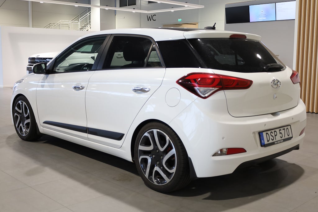 Hyundai i20 1,4 Premium 101hk 5D Panorama Kamera