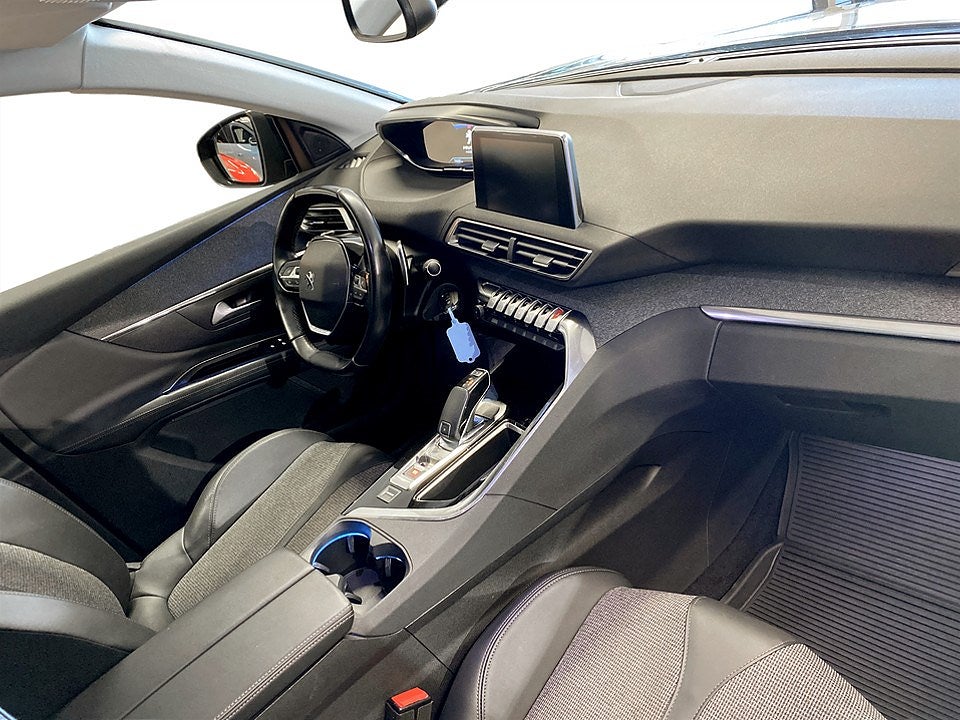 Bild på Peugeot 3008 Allure 1.5 BHDi 130hk Aut - CARPLAY, P-SENSORER