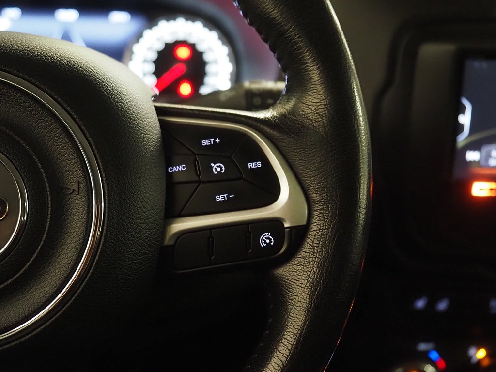 Jeep Renegade 2.0 CRD 140hk 4WD Limited | Dragkrok | Rattvärme | 2015