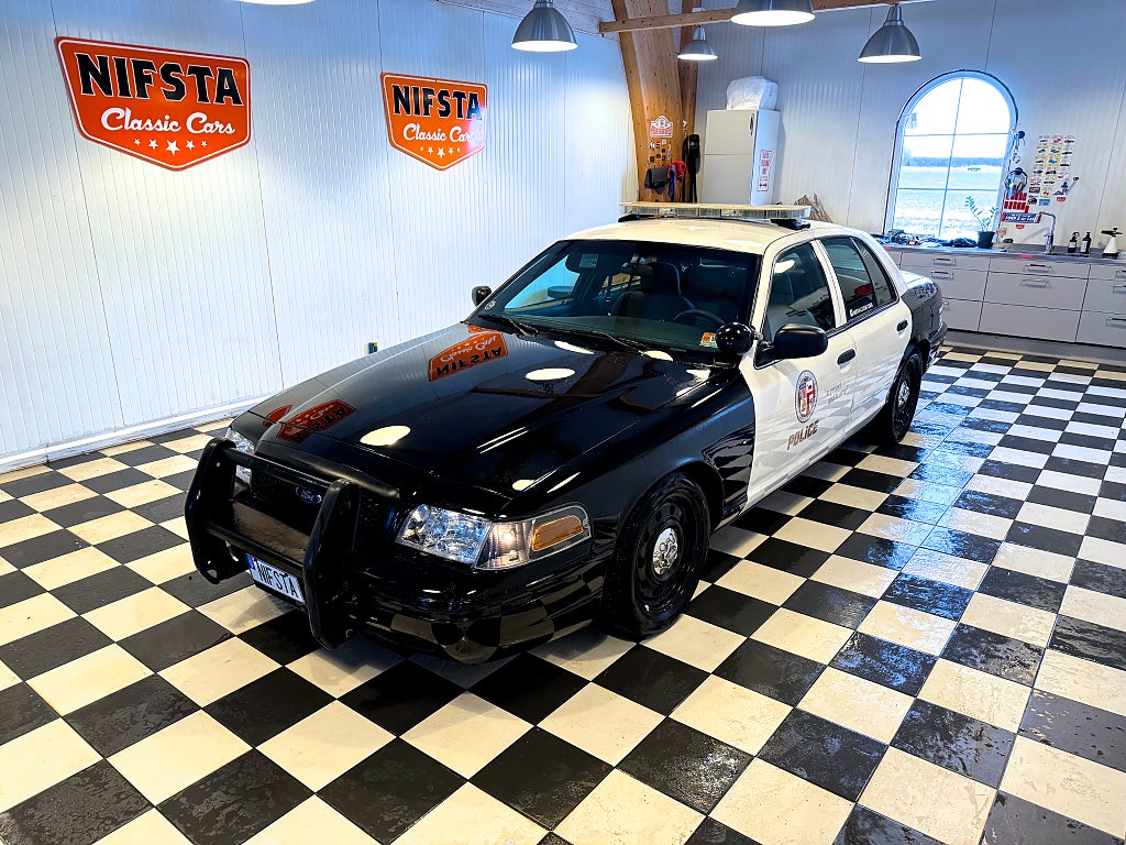 Ford Crown Victoria Police Interceptor / P71 