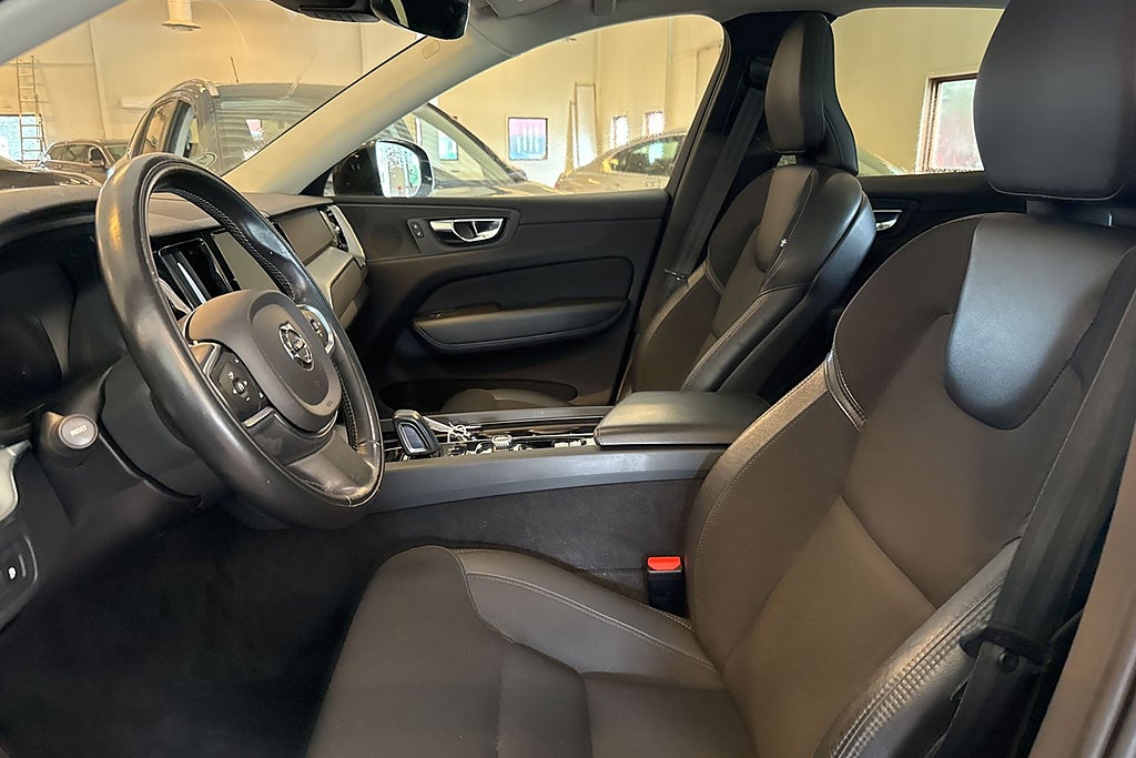 Volvo XC60 Recharge T8 AWD Aut Momentum Sov Hjul P-värm VOC miniatyr 9