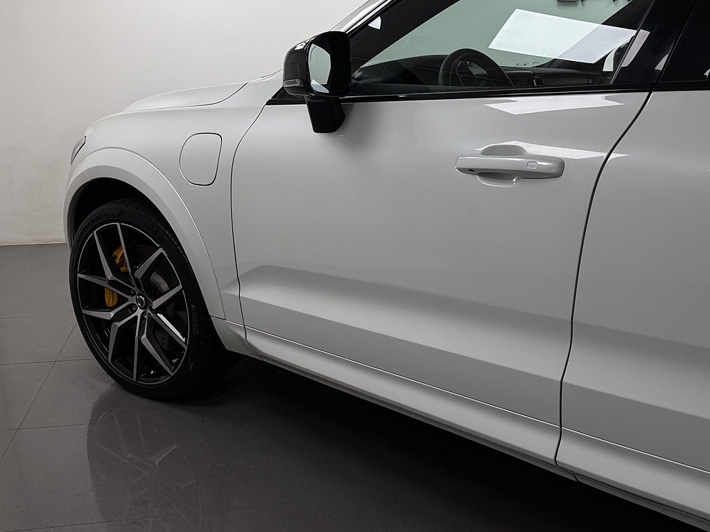 Volvo XC60 Recharge T8 AWD Polestar Engineered Pano Fullutr bild 3