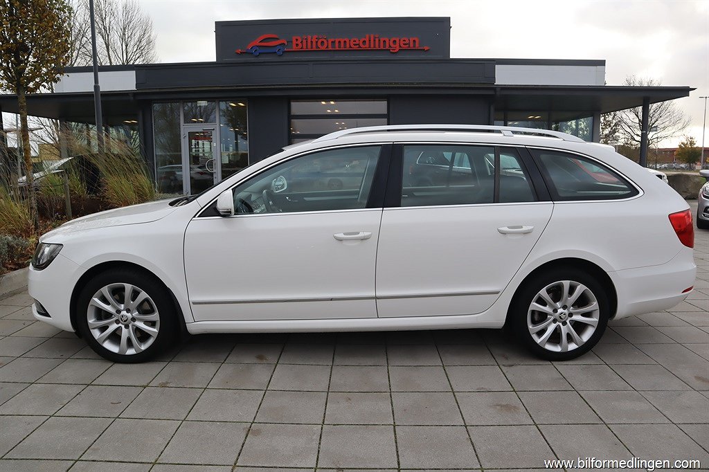 Skoda Superb 2.0 TDI Kombi 170hk Ambition Aut Svensksåld Dragkrok