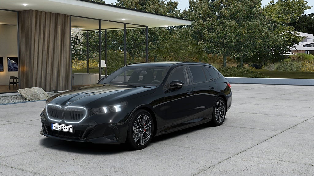 BMW 520d xDrive Touring M Sport Active Ed Värmare Drag H K DA | Ränta