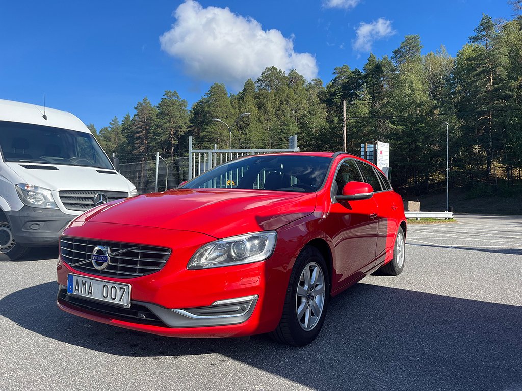 Volvo V60 D2 115hk Momentum Dragkrok Välservad Välvårdad