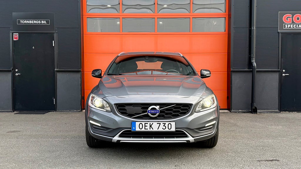 Volvo V60 Cross Country D4 AWD Summum Business Advanced | Vinterhjul