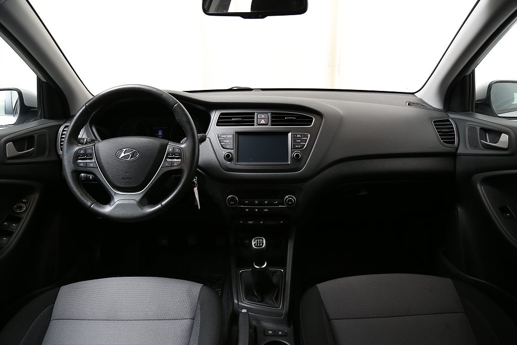 Hyundai i20 1,2 Premium 1ägare CarPlay Kamera P-sensor 2019