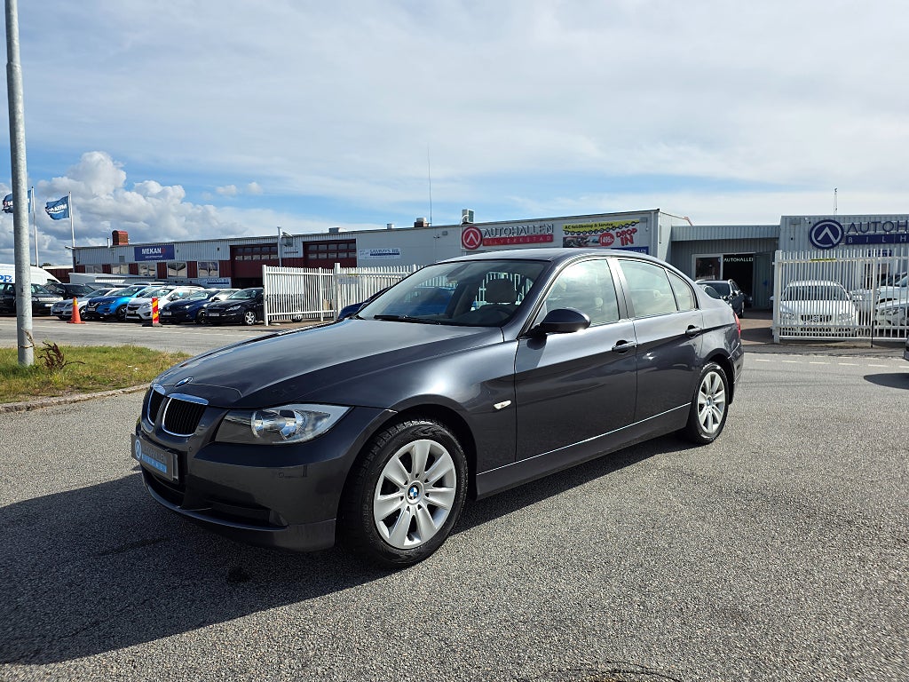 BMW 320 i Sedan Comfort 1 Års Garanti 0% Ränta 36 Mån