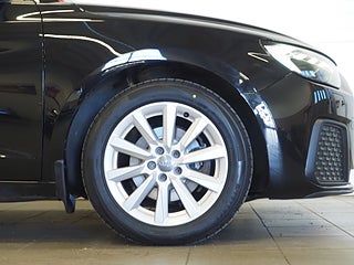 Halvkombi Audi A1 9 av 24