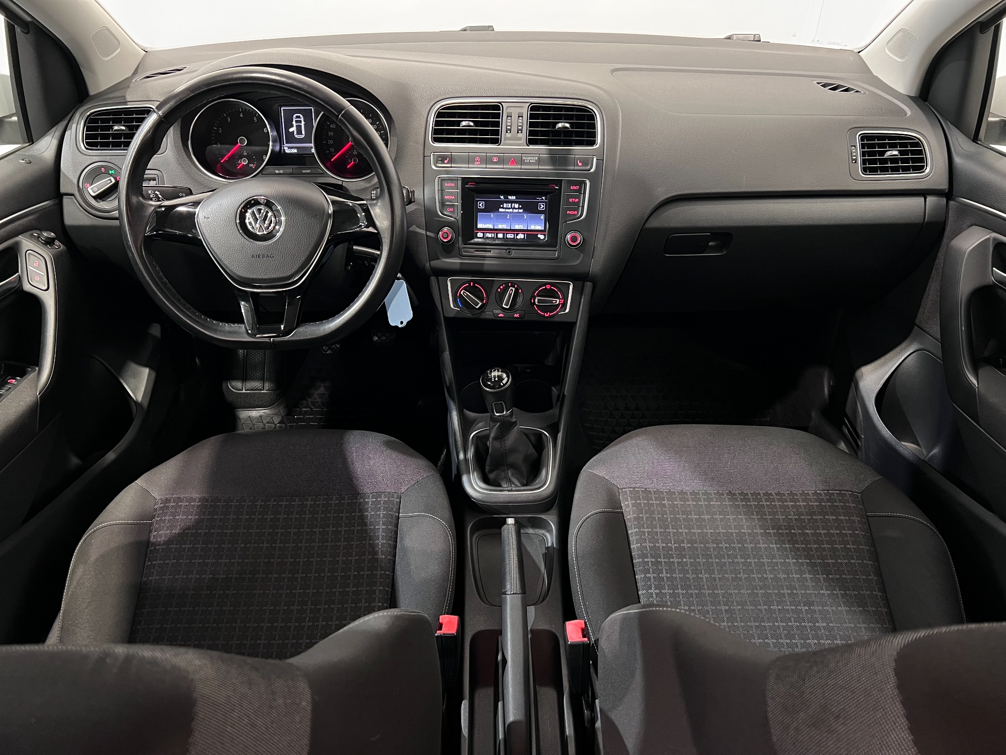 Volkswagen Polo 2015, bild 6/40