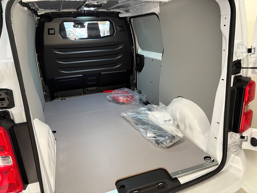 Peugeot e-Expert 75kWh L2 Plus thumbnail