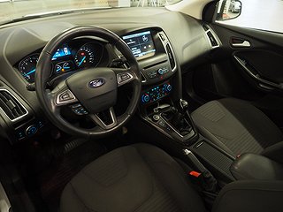 Halvkombi Ford Focus 13 av 19