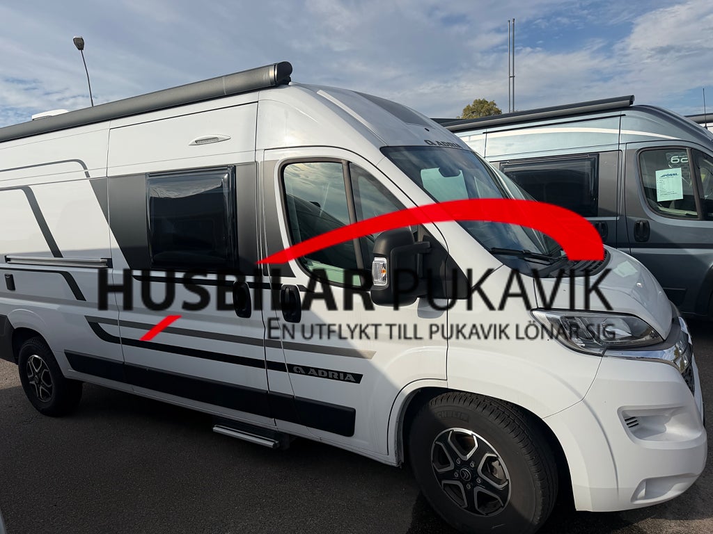 Adria Twin Nordic All in Dubbla AC Solcell Backkamera 