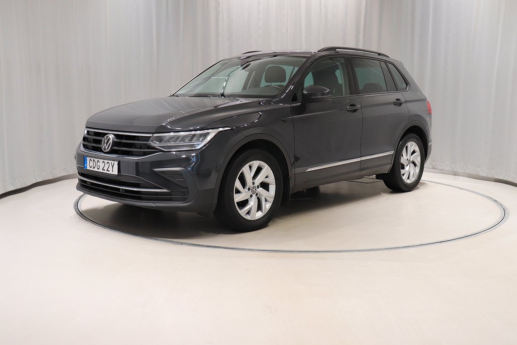 Volkswagen Tiguan 1.5 TSI 150hk Aut Drag Värmare Kamera LED