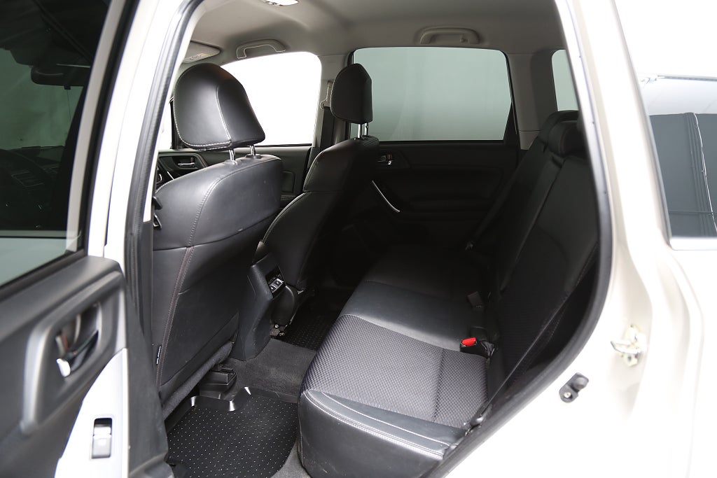 Subaru Forester 2,0i 150hk XL AWD Aut Kamera Motorv Dragkrok 2019