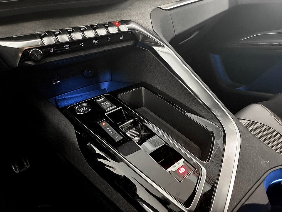 Bild på Peugeot 5008 GT 1.2 PT 130hk Aut 7-SITS B-KAMERA CARPLAY