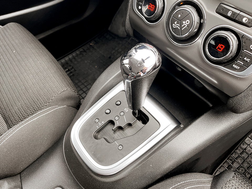 Bild på Citroen C4 Feel 1.2 e-THP 130hk Aut BACKSENSORER FARTHÅLLARE