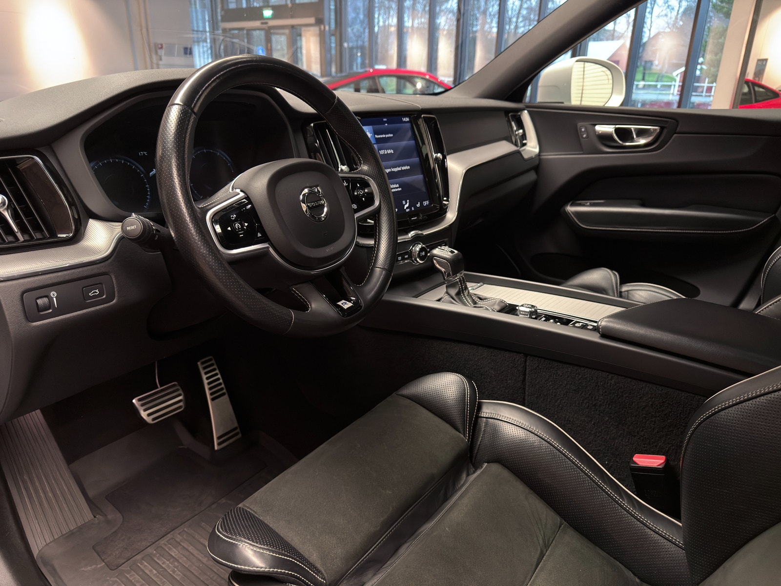 Volvo XC60 T5 AWD R-Design 254hk | Drag | Panorama | Klimatpaket 2018 - miniatyr 12