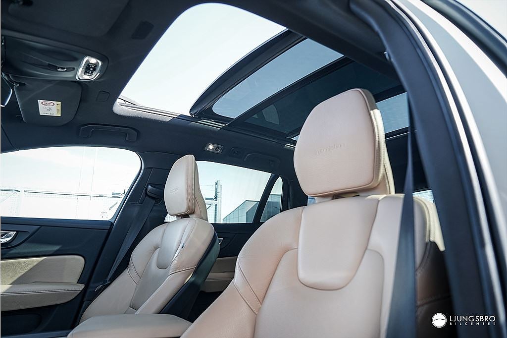 Volvo V60 D4 Inscription 190hk / Brun Läder / Pano / B-Kamera
