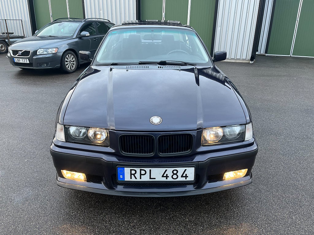 BMW 328 i Coupé, Nybes, Nyservad, taklucka, Rostfri 