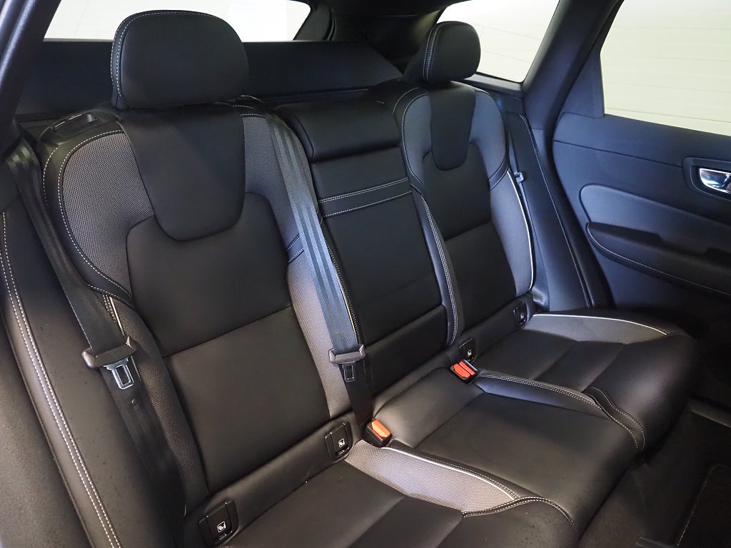 Volvo XC60 T8 Twin Engine 392hk AWD  R-Design |Drag|Pano|Navi|21"| 2020