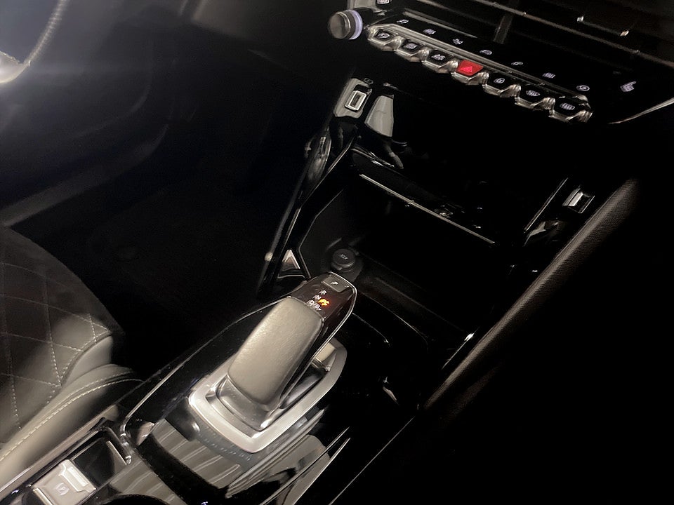 Bild på Peugeot E-2008 GT 50kWh 136hk Aut B-KAMERA ADAPTIV FARTHÅLLARE