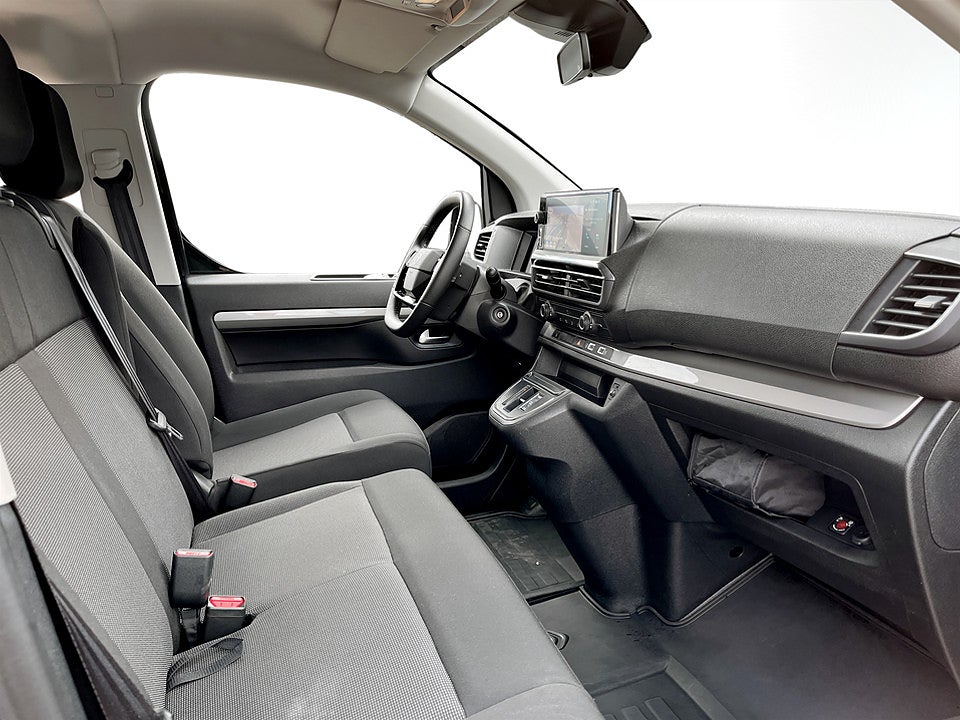 Bild på Citroën SpaceTourer ST PLUS 2.2 BHDi 180hk Aut B-KAMERA 9-SITS