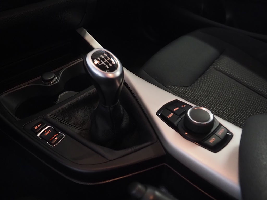 BMW 118I 5-dörrars Advantage 136hk | Bluetooth | Rattvärme | 2016