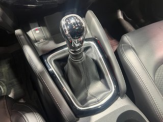 SUV Nissan Qashqai 16 av 25