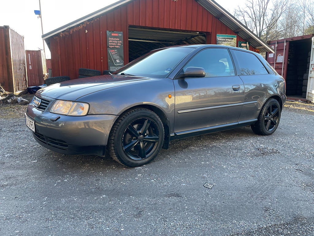 Audi A3 3-dörrar 1.8 20v Turbo Attraction Euro 3