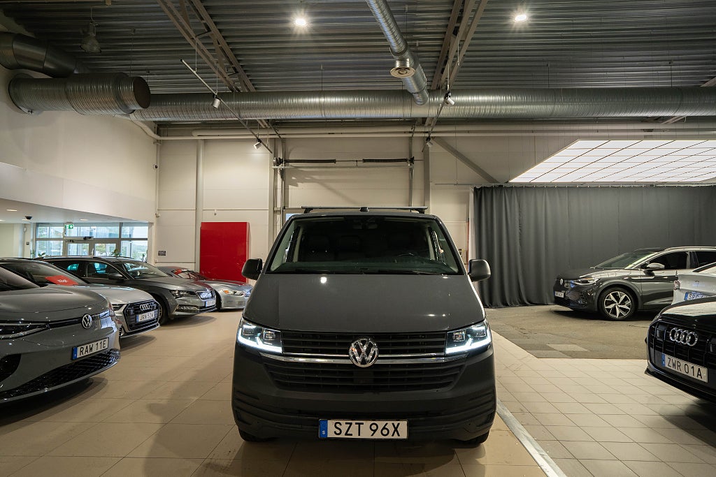 Volkswagen Transporter T30 TDI LÅNG L2 3-sits D-VÄRMARE LED KAMERA DRAG MOM