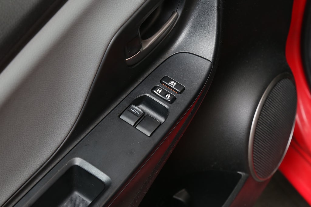 Toyota Yaris 1,33 Dual VVT-i Active 5D Motorv Comfortpaket 2017