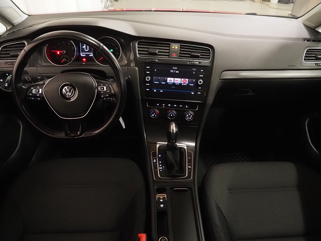 Volkswagen Golf SC 1.0 TSI DSG 110hk P-Sensorer ACC Carplay