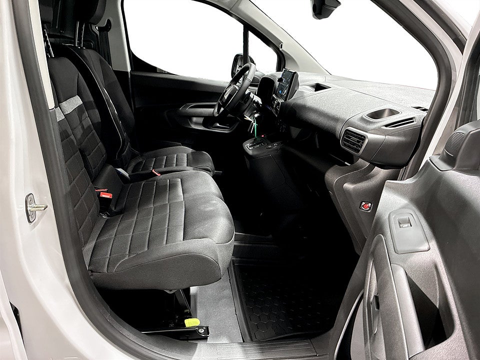 Bild på Citroën Berlingo 130hk Aut L2 - EDITION! SERVICE & V-HJUL INGÅR!