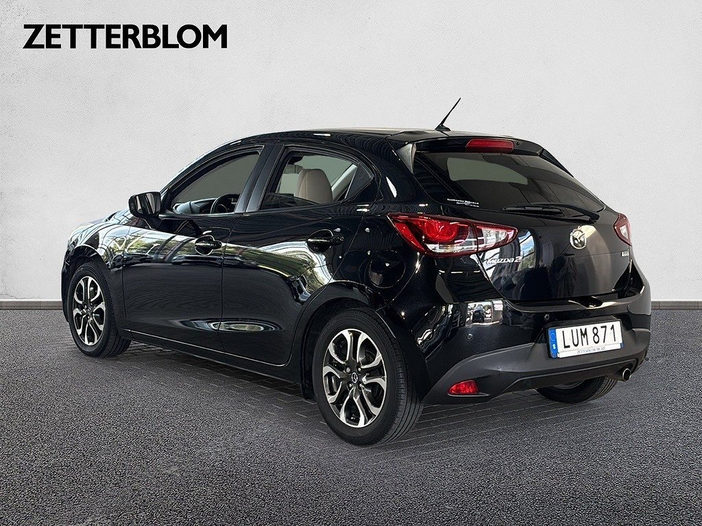 Halvkombi Mazda 2 3 av 16