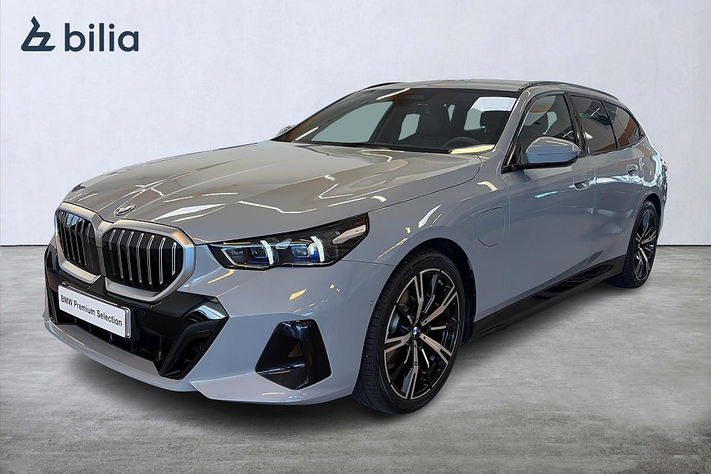 BMW 530e xDrive Touring M Sport H/K 360 Kamera Aktiv Fart. Drag