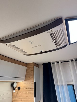 Husbil-halvintegrerad Pilote P 740 FC Evidence Automat 13 av 22