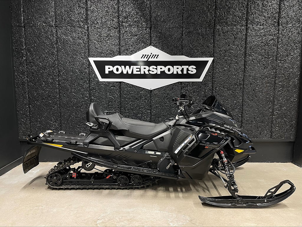 Ski-Doo Renegade XRS 900 Ace Turbo R  