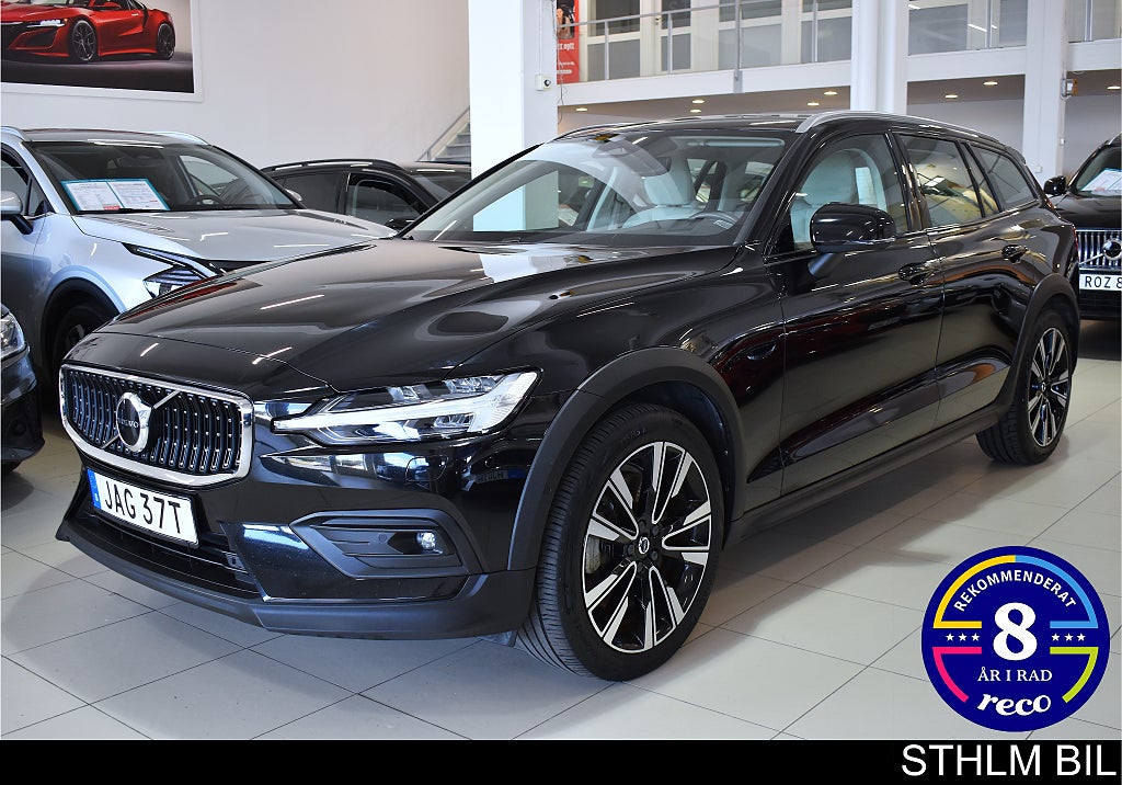 Volvo V60 Cross Country B4 AWD Core Google Värm Drag Läder H/K Carplay Cockpit