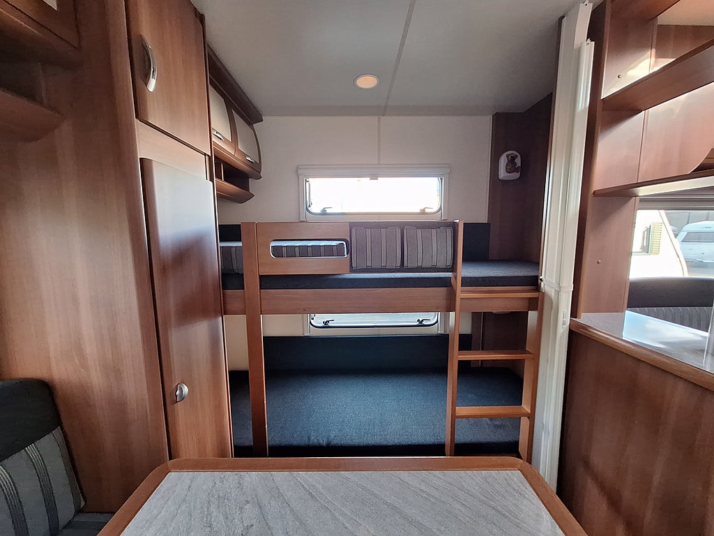 Hobby Prestige 650 KMFe Barnkammare, Nytt Tält