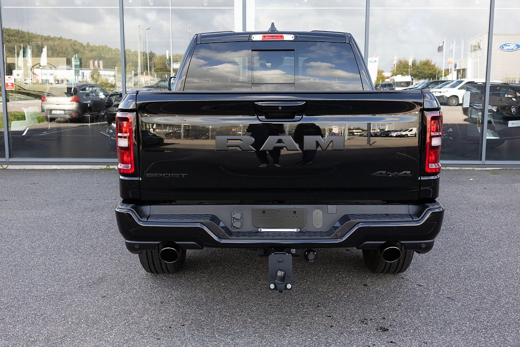 Dodge RAM 1500 5.7 HEMI V8 Night Edition 401 HK Panorama OMG LEV!