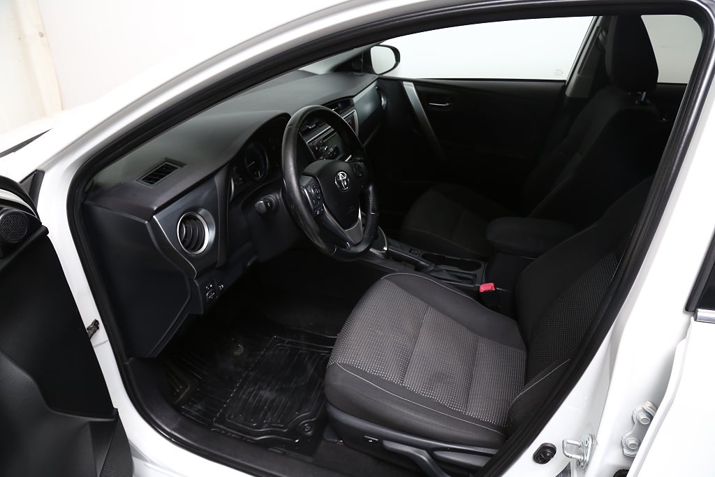 Toyota Auris Touring Sports Hybrid e-CVT Edition 50 Motorvärmare 2014