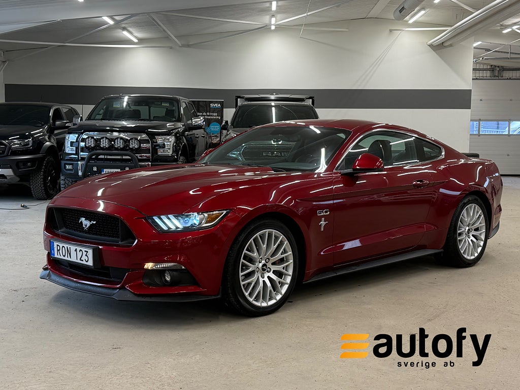 Ford Mustang GT V8 RUBY RED SV.SÅLD NAVI SHAKER CATBACK MED SPJÄLL